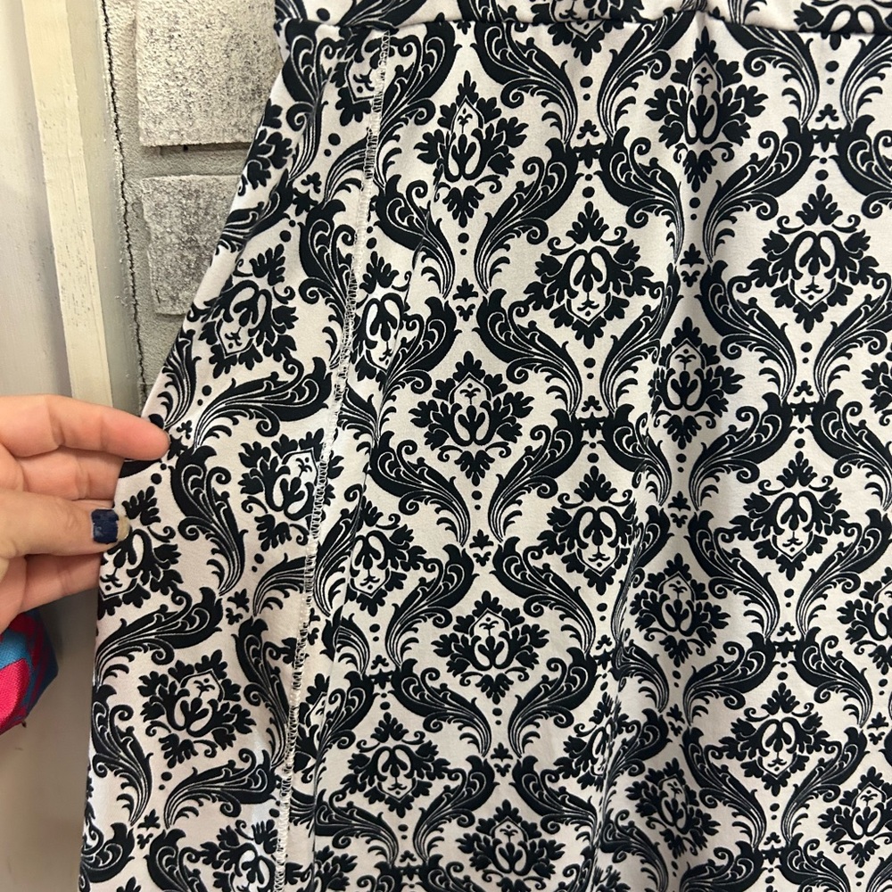 🛍️Tranquility Ladies Size XXl Black/White Skirt - Picture 2 of 7